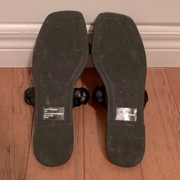 Steve Madden Black Sandal - Picture 3 of 3